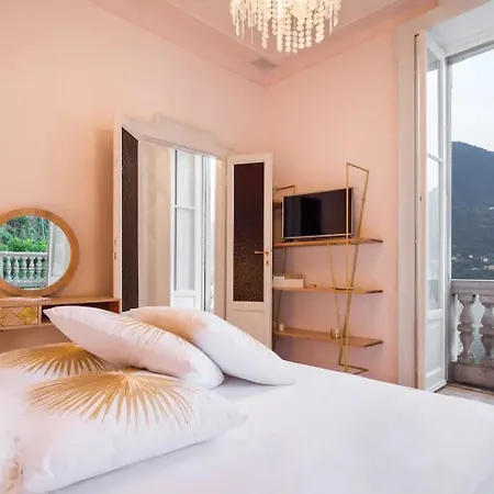 Emily Hotel *